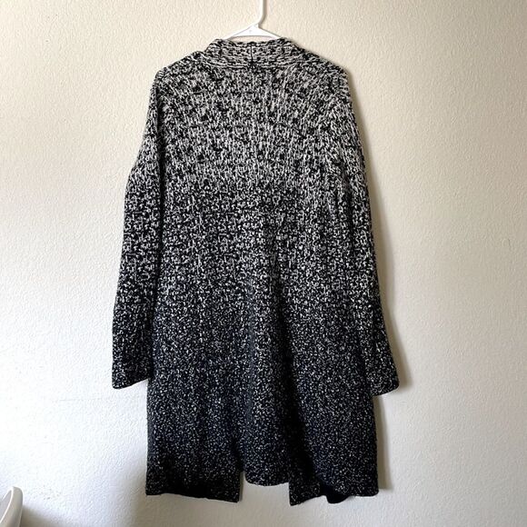 Athleta | Ombré Long Cardigan Black White Sweater Size M - Picture 3 of 4